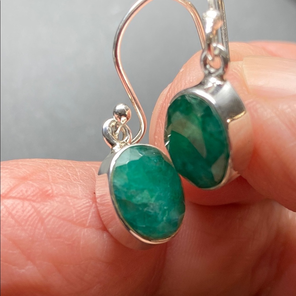 Emerald Earrings in Solid Sterling Silver 925 - Picture 6 of 7